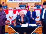 Wali Kota Tanjung Pinang, Rahma, menandatangani nota kesepakatan KUA PPAS Kota Tanjung Pinang tahun anggaran 2023