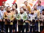 Gubernur Kepulauan Riau, Ansar Ahmad, bersama 4 Gubernur lainnya menerima penghargaan BI Award 2022 dari Bank Indonesia
