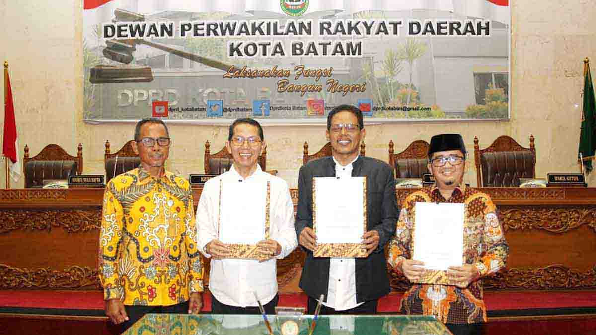 Disahkan! Ranperda Kearsipan Jadi Perda, Amsakar Achmad Apresiasi Dukungan DPRD dan Stakeholder Terkait