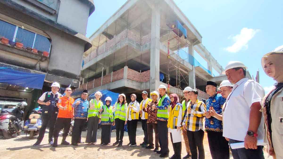 Tinjau Progres Pembangunan Pasar Baru Tanjung Pinang bersama Cen Sui Lan, Rahma: Insya Allah Januari Sudah Bisa Jualan