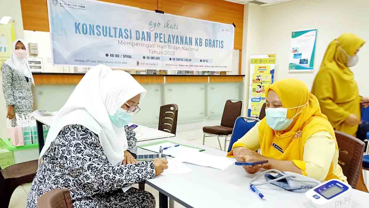 Peringati Hari Bidan Nasional 2023, RSUD RAT Tanjung Pinang Gelar Konsultasi dan Pelayanan KB Gratis bagi Masyarakat