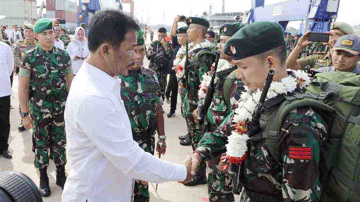 Sambut Kedatangan 400 Satgas Yonif Raider Khusus 136/TS, Rudi Ucapkan Selamat dan Apresiasi kepada Prajurit TNI