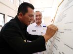 Gubernur Kepulauan Riau, Ansar Ahmad, menandatangani Ranperda RUED Tahun 2023-2050