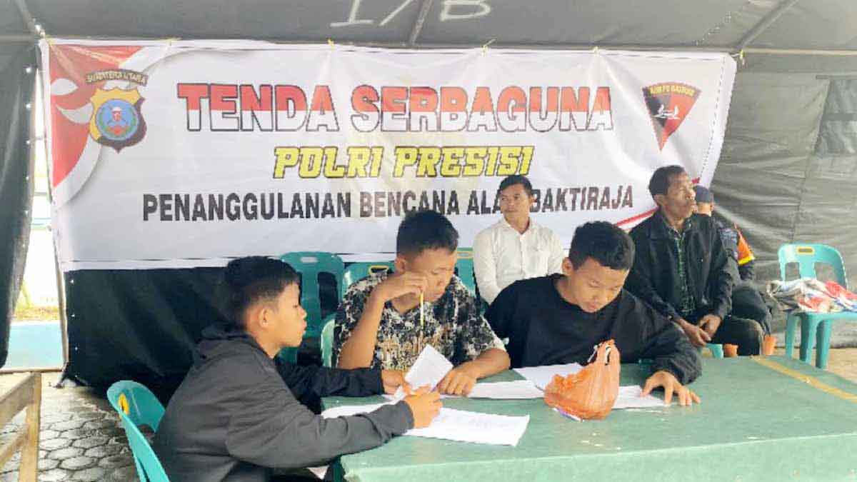 Anak-Anak Korban Tanah Longsor di Kabupaten Humbahas Ujian Gunakan Tenda Serba Guna