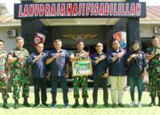 Kunjungi Lanud RHF Tanjung Pinang, PWI Kepri Beri Hadiah Karikatur Kolonel Pnb Andi Nur Abadi