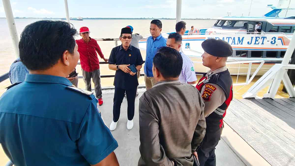 Ketua DPRD Meranti Soroti Lamanya Antrian Kapal di Pelabuhan Tanjung Harapan