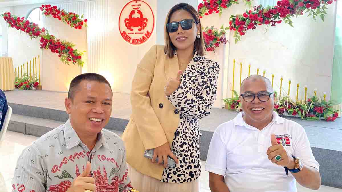 Tiba di Tanjung Pinang, Artis D’Academy Indosiar Evi Masamba, Meriahkan Pelantikan KKSS Kepri Malam Ini