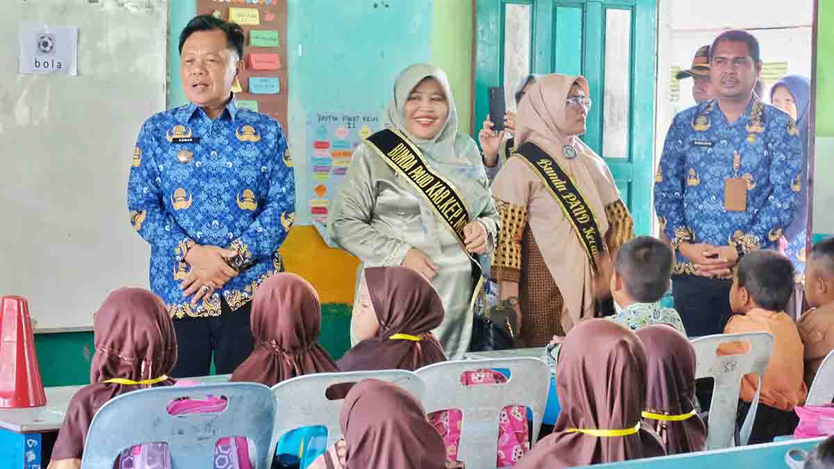 Didampingi Plt Bupati Meranti, Bunda PAUD Meranti Monev MPLS ke Beberapa Sekolah di Kecamatan Tebing Tinggi