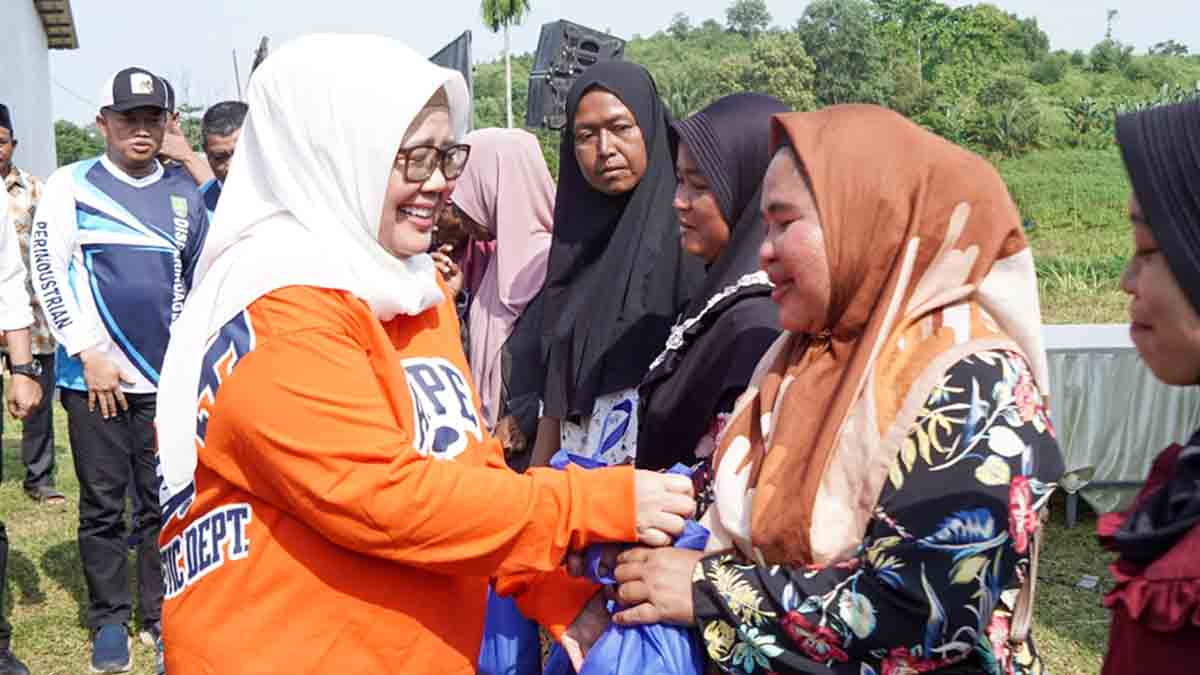 Wakil Gubernur Kepri Distribusikan 3.150 Paket Sembako Bersubsidi kepada Warga Rempang