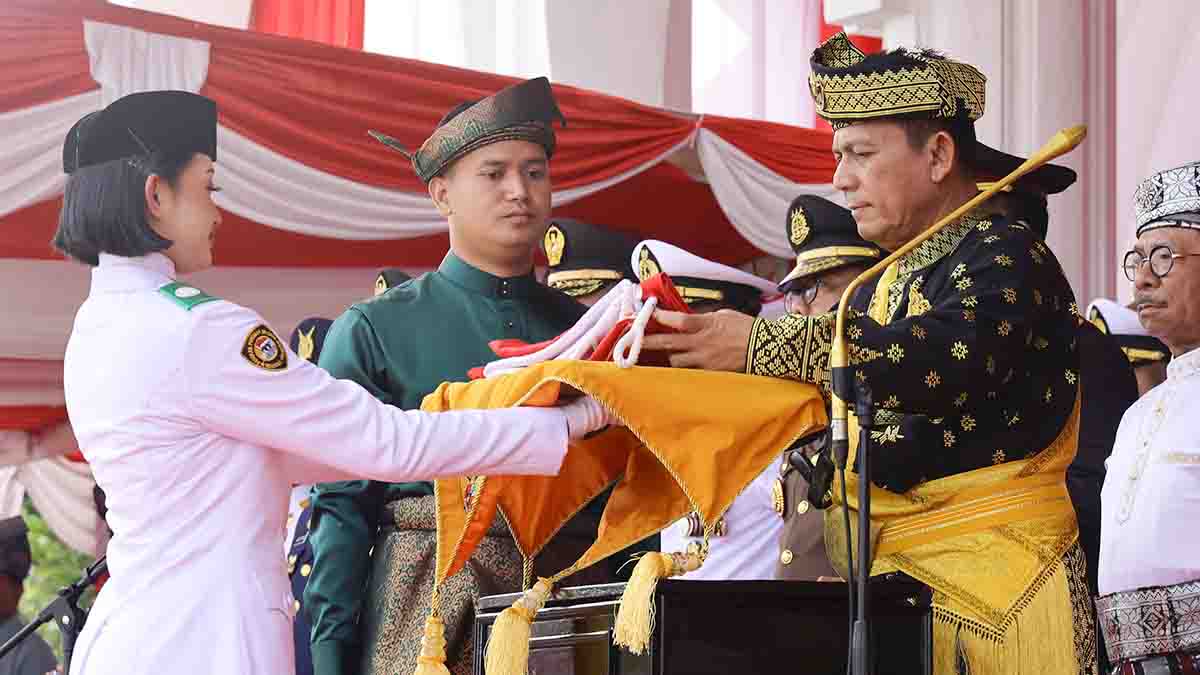 Pimpin Upacara HUT RI Ke-79, Gubernur Ansar Ahmad Ajak Masyarakat Wujudkan “Nusantara Baru, Indonesia Maju”