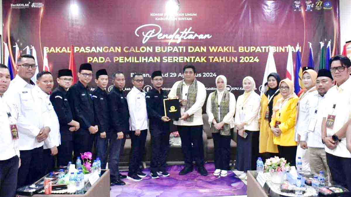 Didukung 11 Partai Politik, Roby-Deby Daftar di Pilkada Bintan 2024
