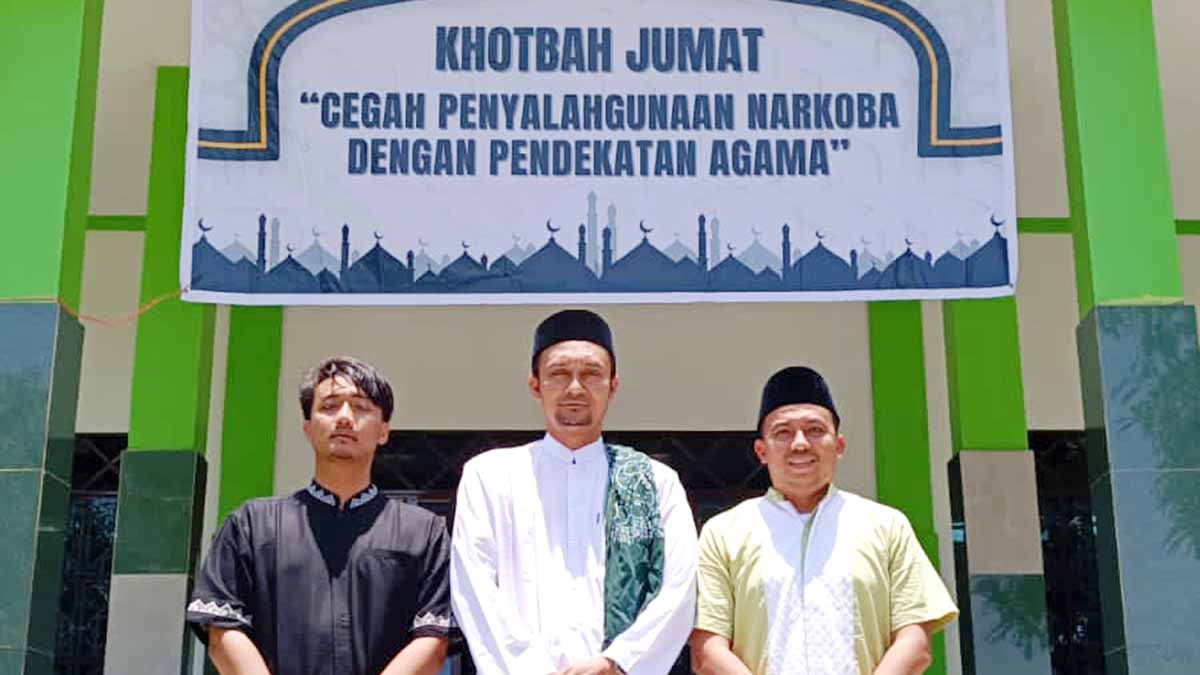 Melalui Khutbah Jumat, BNNP Kepri Gencar Sosialisasikan Bahaya Narkoba di Kampung Aceh Batam