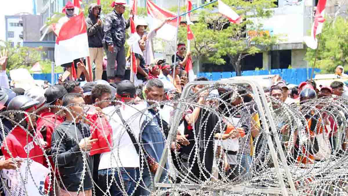 Warga Perumahan Putra Jaya Tanjung Uncang Kota Batam Demo di BP Batam