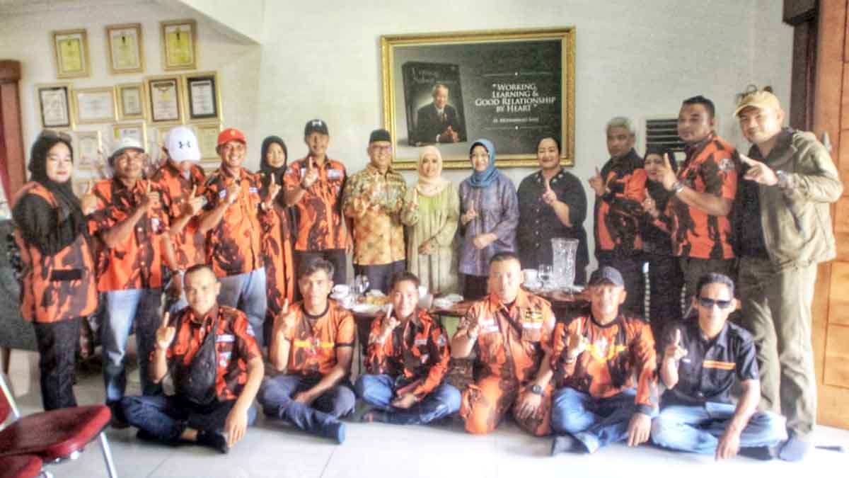 Nyanyang Haris Pratamura Terima Restu Istri Alhamruh HM Sani untuk Lanjutkan Perjuangan di Pilkada Kepri 2024