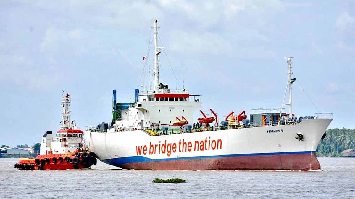 Kapal KM Ferrindo 5 Kandas