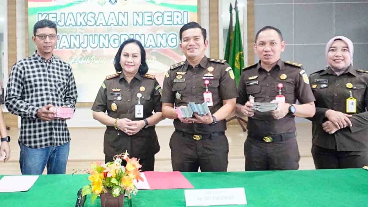 Kasus Korupsi Dana Bansos Dispora Kepri: Andi Surya Rendra Dijatuhi Hukuman 4 Tahun 6 Bulan Penjara dan Denda Rp538,6 Juta