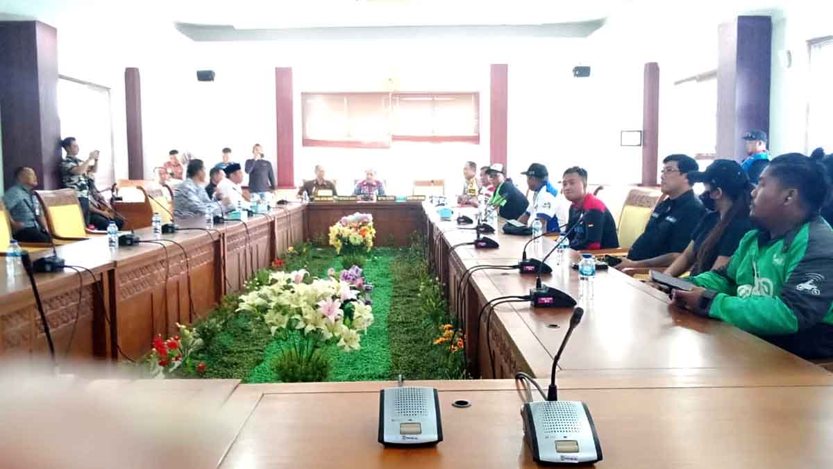 Ketua Komisi 4 DPRD Batam Ingatkan Pengunjuk Rasa untuk Sampaikan Aspirasi Melalui Surat Resmi