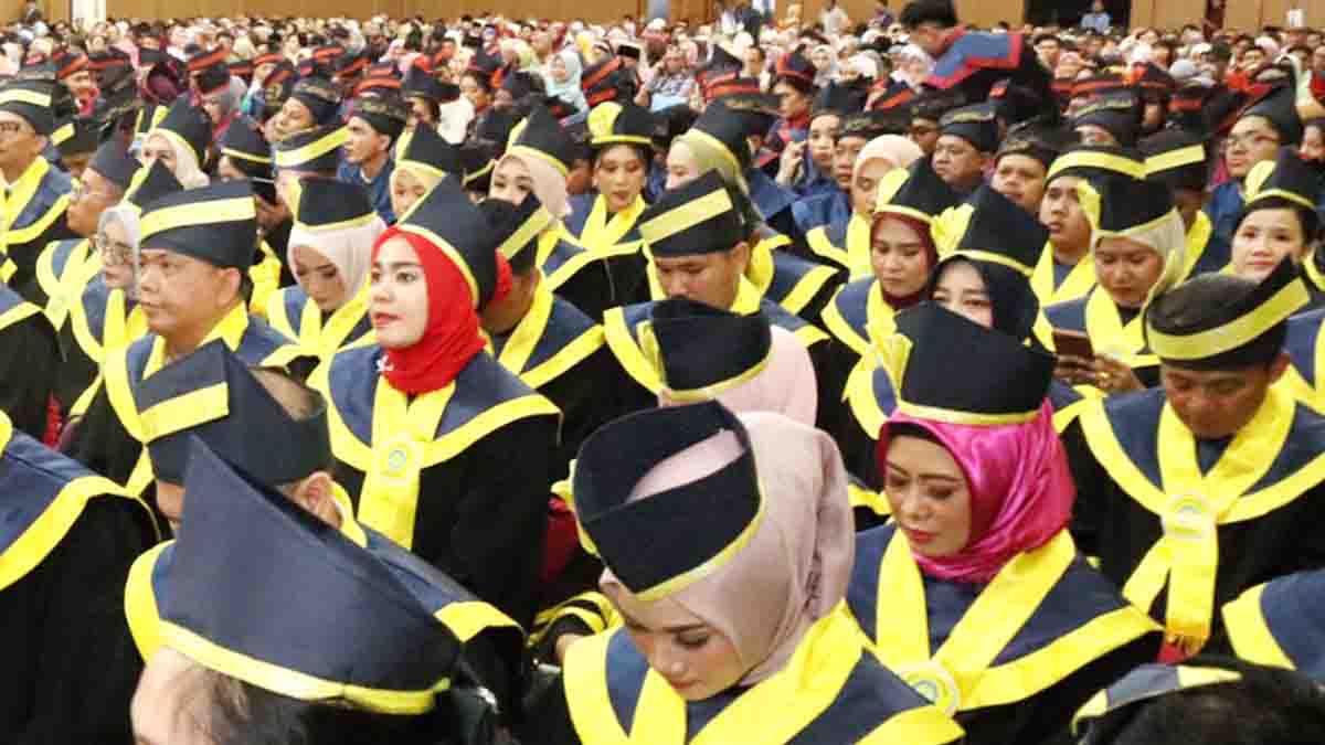 Ketua Program Studi Doktor MSDM UNIBA Sampaikan Pesan Inspiratif bagi Para Wisudawan