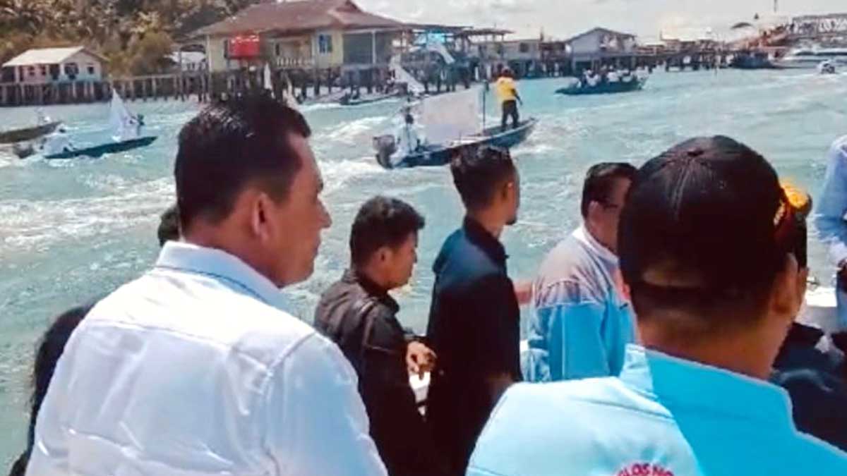 Bikin Merinding! Ratusan Perahu Nelayan Sambut Meriah Kunjungan Ansar-Nyanyang di Pulau Terong