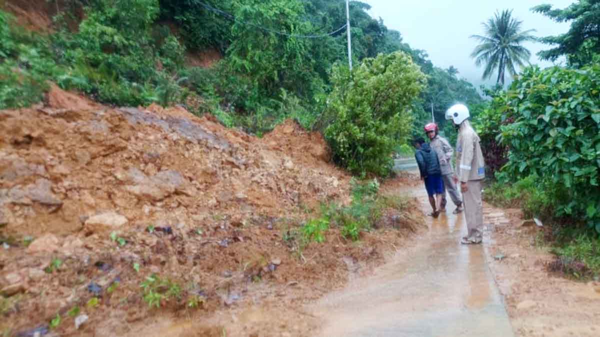 Banjir dan Longsor Landa Natuna, Polres Natuna Imbau Warga Tingkatkan Kewaspadaan di Musim Utara dan Cuaca Ekstrem!