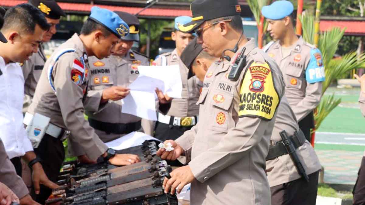 Pastikan Kesiapan Personil, Kapolres Natuna Periksa Kelayakan Senjata Api Dinas