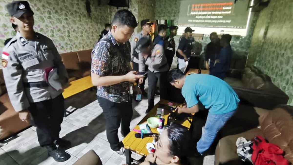 Kafe dan Bar Jadi Target Razia Polresta Tanjung Pinang, Identitas dan Barang Bawaan Pengunjung Diperiksa!