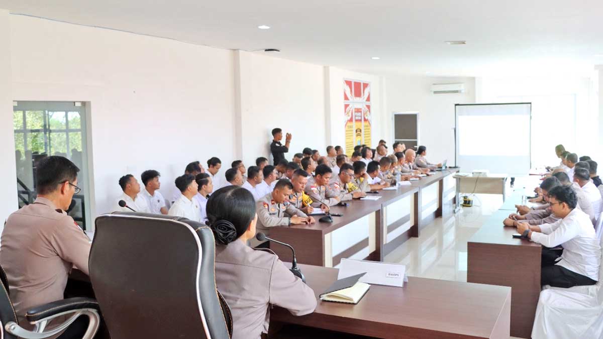 Kapolres Bintan, AKBP Yunita Stevani, menggelar rapat koordinasi bersama Pejabat Utama Polres Bintan, Kapolsek jajaran, para perwira, serta Bhabinkamtibmas
