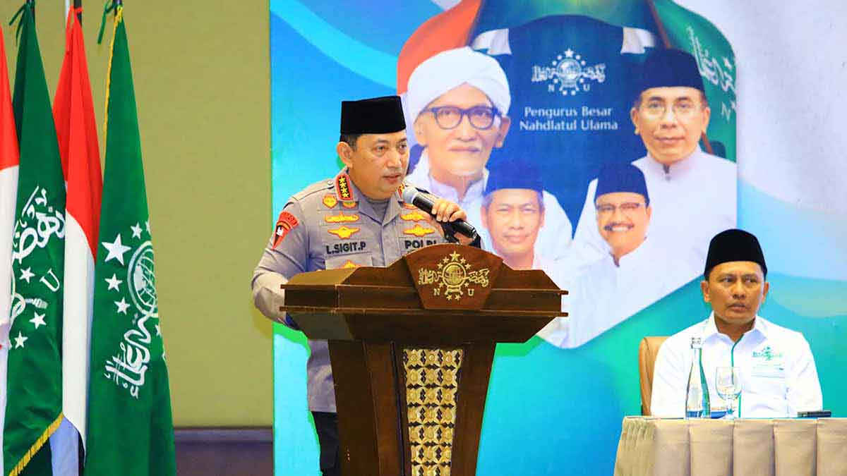 Kapolri, Jenderal Pol Listyo Sigit Prabowo, menegaskan bahwa rekrutmen anggota Polri melalui jalur Santri masih menjadi salah satu program prioritas yang akan terus dijalankan.