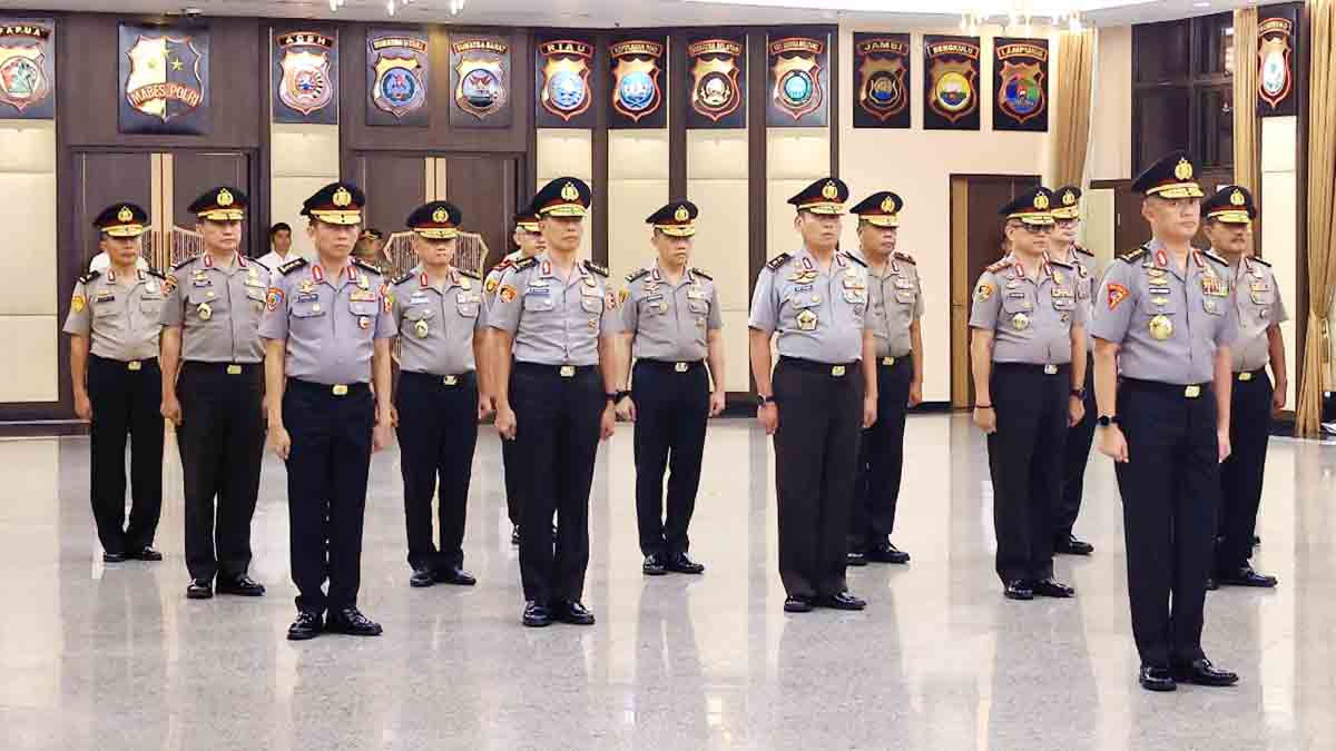 Kapolri Jenderal Polisi Drs. Listyo Sigit Prabowo memimpin upacara Korps Rapor Kenaikan Pangkat untuk Irjen Pol R Ahmad Nurwakhid
