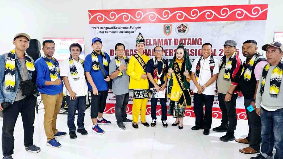 Ketua PWI Kepri, Andi bersama Pengurus PWI Kepri saat menghadiri peringatan Hari Pers Nasional (HPN) ke 79 di Banjarmasin, Kalimantan Selatan (Kalsel)