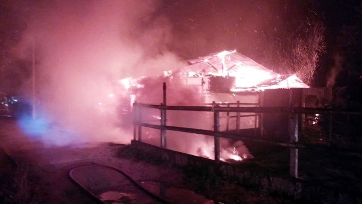 Satu Rumah Hangus Terbakar di Dabo Singkep, Polisi Pasang Police Line