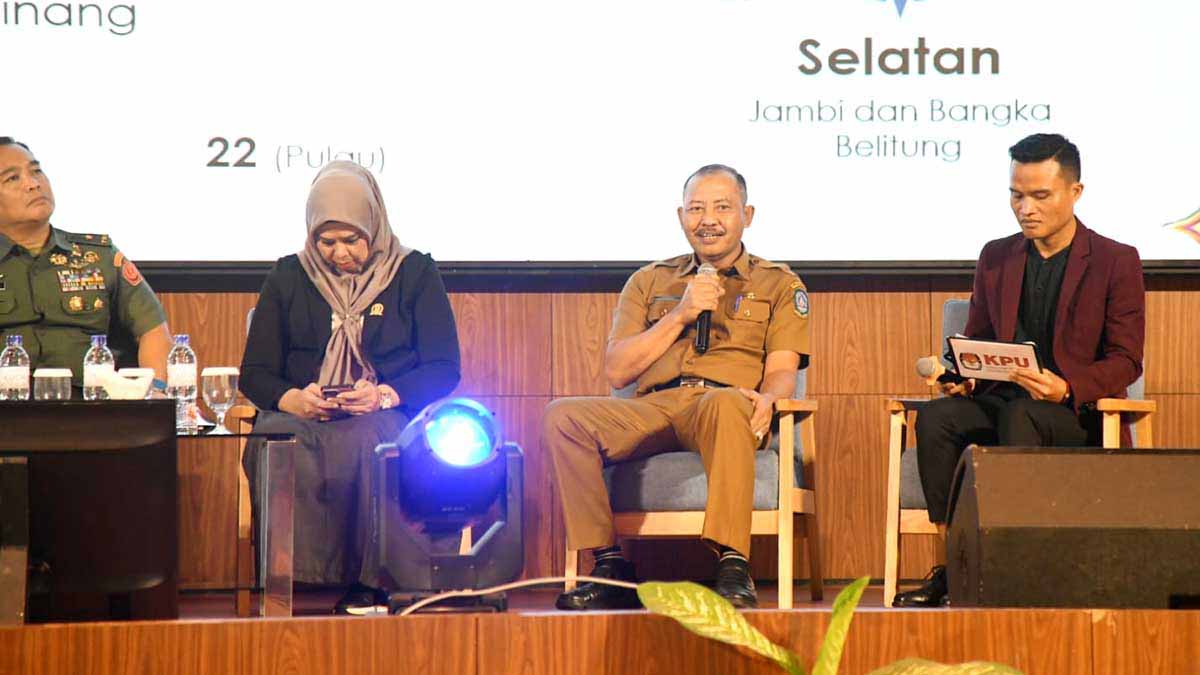 Sekda Kepri, Adi Prihantara, menghadiri Rapat Kerja Evaluasi Pilkada Serentak 2024 yang diselenggarakan oleh KPU Provinsi Kepri