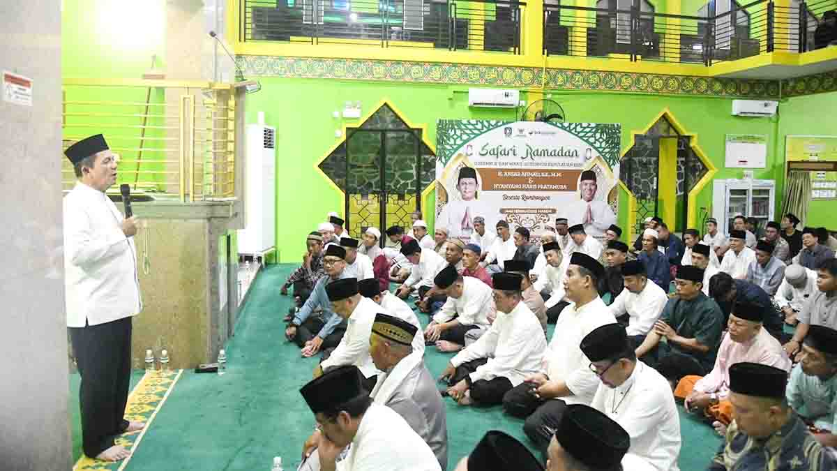 Didampingi Wagub Kepri, Ansar Safari Ramadhan di Masjid Nurul Iman Batam | Ajak Masyarakat Perkuat Ibadah dan Persaudaraan