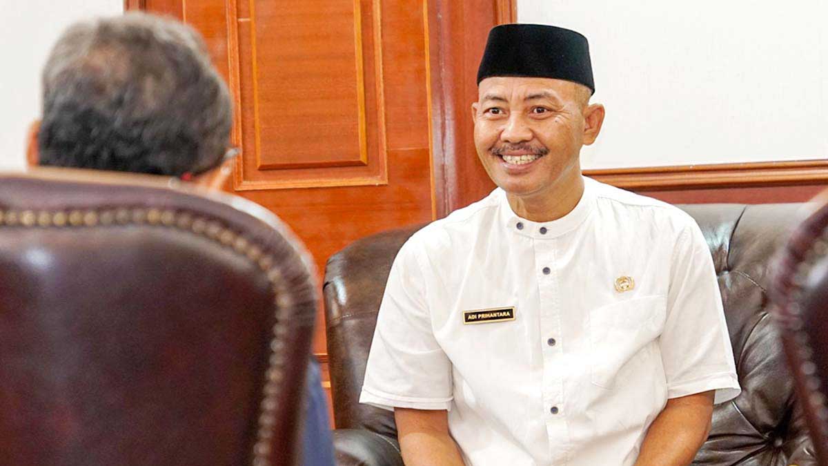 Sekda Kepri, Adi Prihantara, saat menerima audiensi perwakilan PT Antam Tbk terkait kendala penyerahan 158 Hektare lahan eks PT Antam Tbk di Kabupaten Bintan