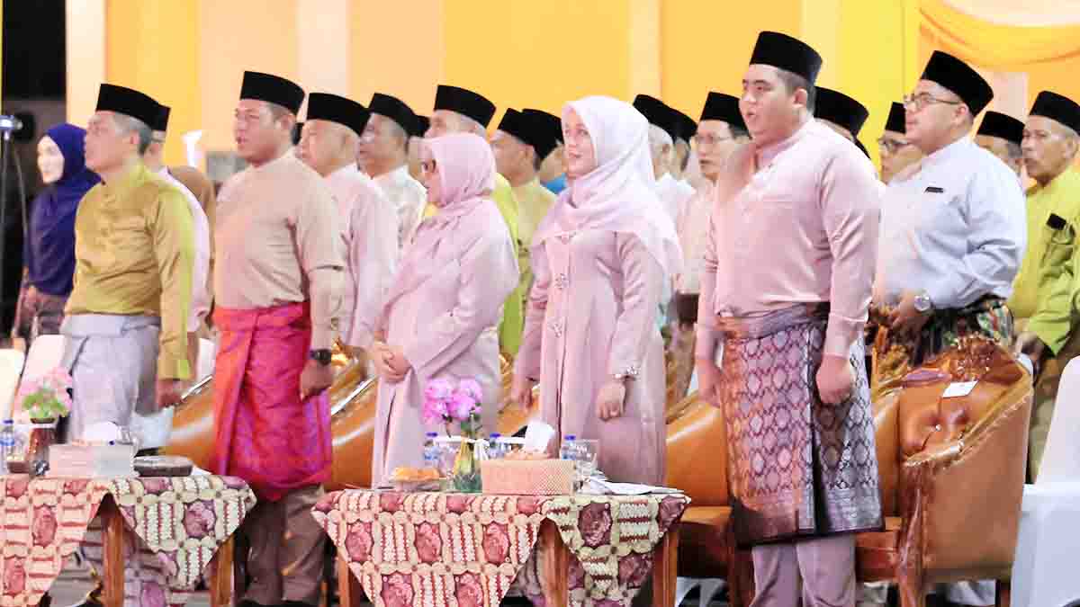 Bupati Bintan, Roby Kurniawan bersama Wakil Bupati Bintan, Deby Maryanti, FKPD Bintan dan undangan menghadiri pembukaan MTQH Ke XIV Bintan tahun 2025