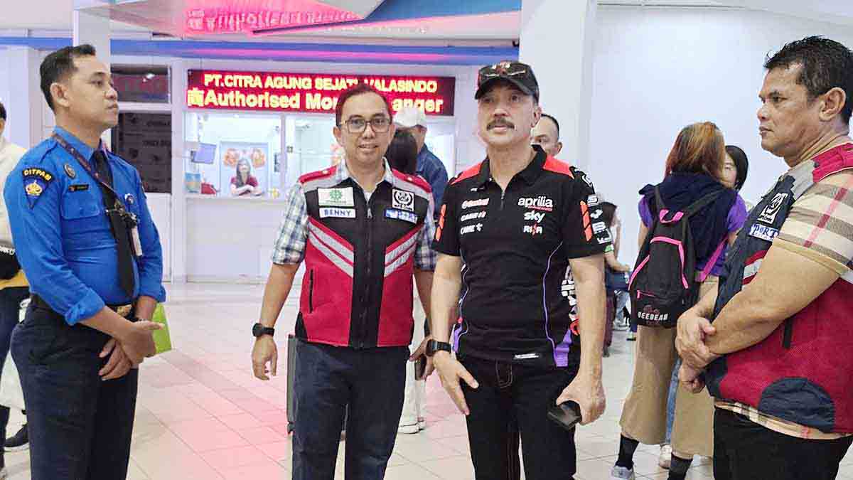 Deputi Bidang Pengelolaan Bandara, Pelabuhan dan Lalu Lintas Barang BP Batam, Ruslan Aspan, melakukan peninjauan langsung ke Terminal Ferry Internasional Batam Centre