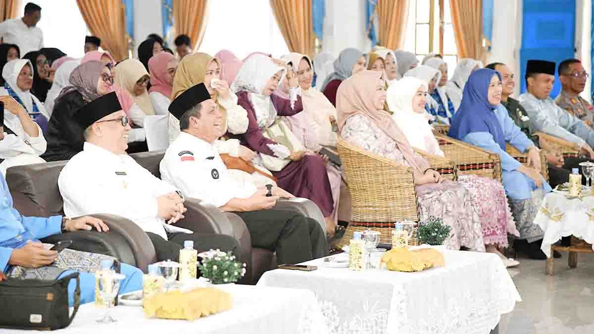Gubernur Kepulauan Riau, Ansar Ahmad dan Wakil Gubernur Kepri, Nyanyang Haris Pratamura, halalbihalal bersama masyarakat Kabupaten Lingga di Aula Kantor Bupati Lingga