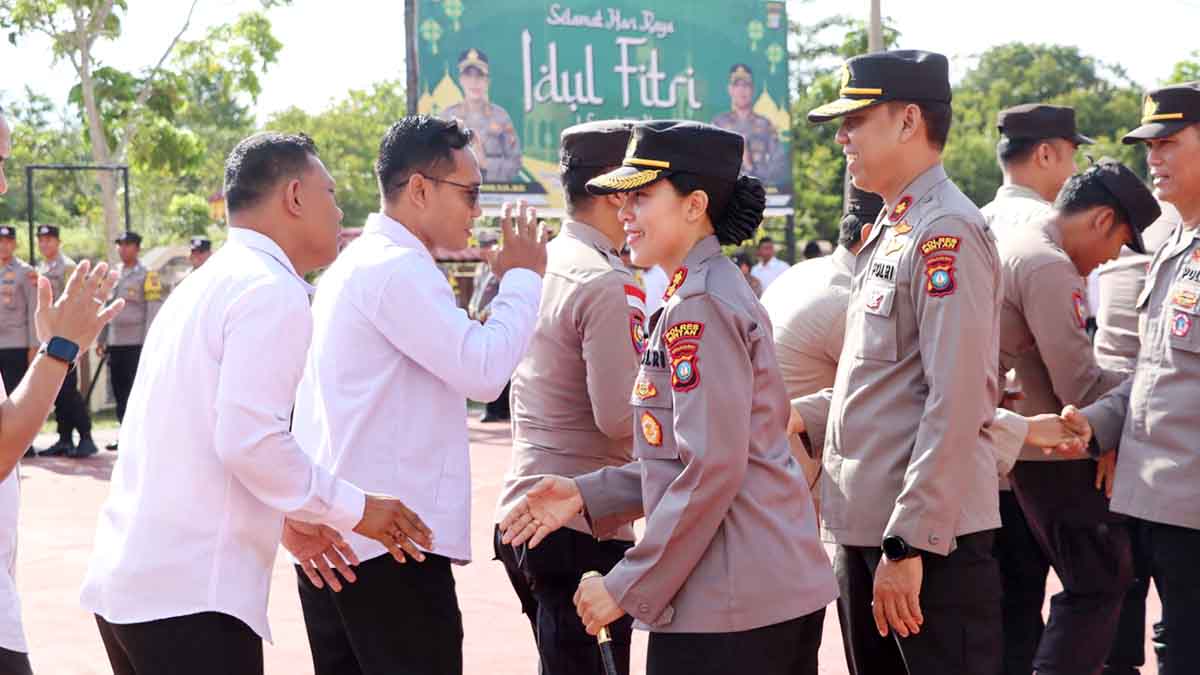 Kapolres Bintan, AKBP Yunita Stevani, saat halalbihalal bersama personil Polres Bintan