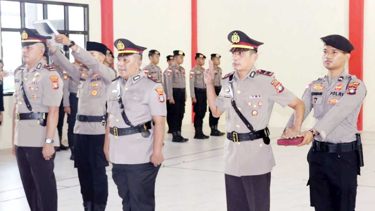 Kapolres Natuna Lantik Kapolsek Pulau Laut dan Kapolsek Serasan, Ajak Perwira Baru Bangun Sinergi dan Berikan Pelayanan Terbaik untuk Masyarakat