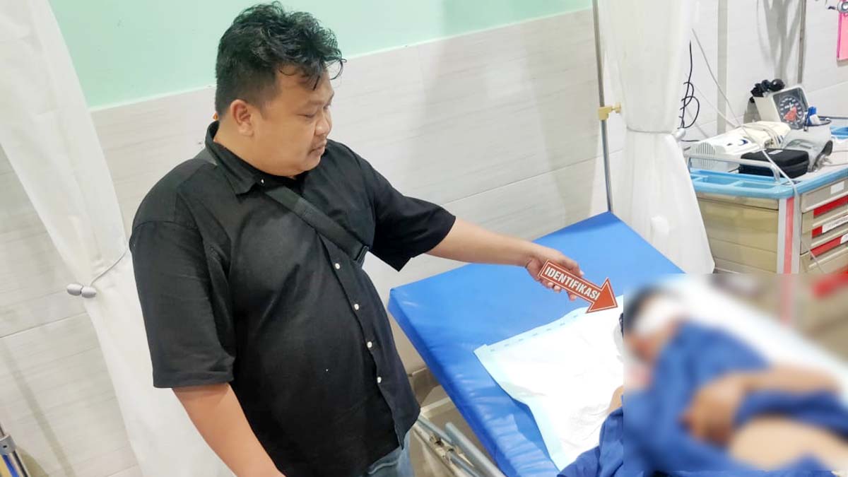 Korban bacok berinisial R (51) saat di rawat di RSUD Raja Ahmad Thabib, Tanjung Pinang