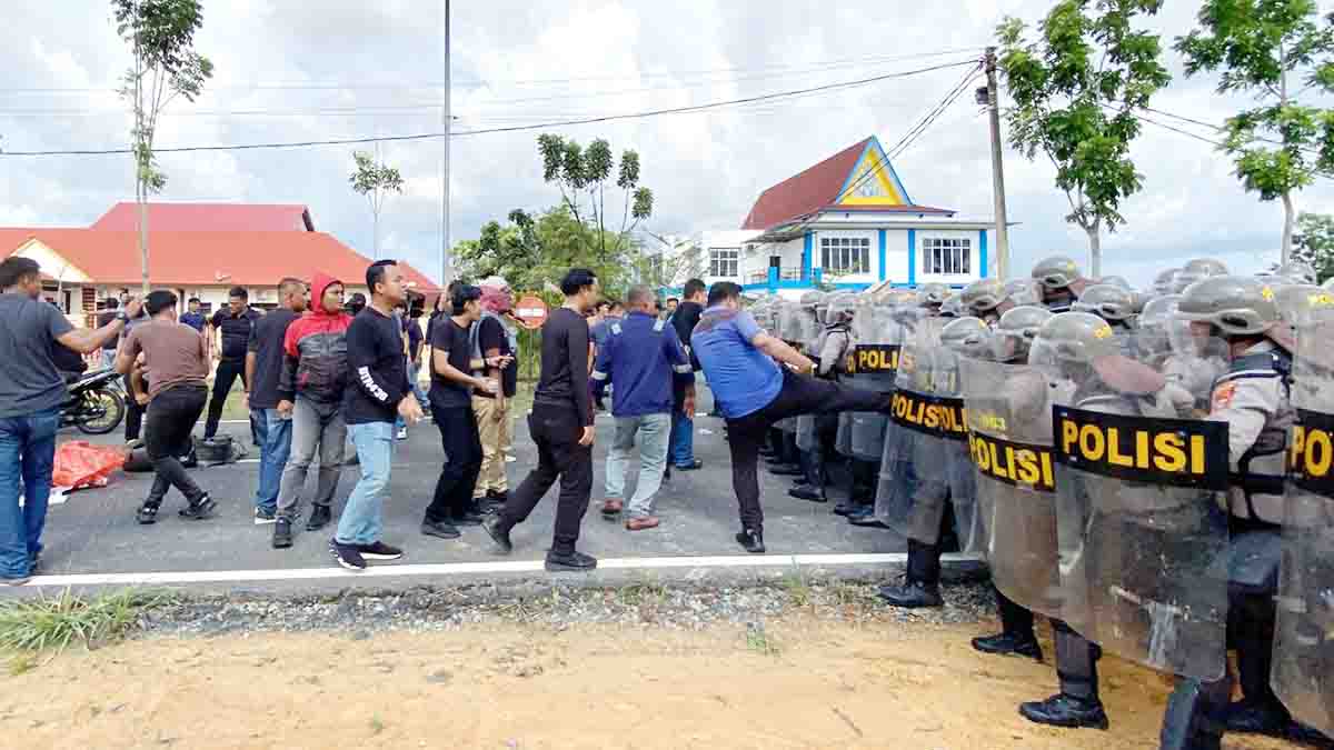 Polres Bintan Gelar Simulasi Sispamkota, Siap Amankan May Day 2025