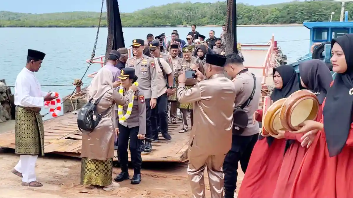 Kapolres Bintan Temui Warga Desa Numbing, Serap Aspirasi dan Sosialisasikan Program Polri