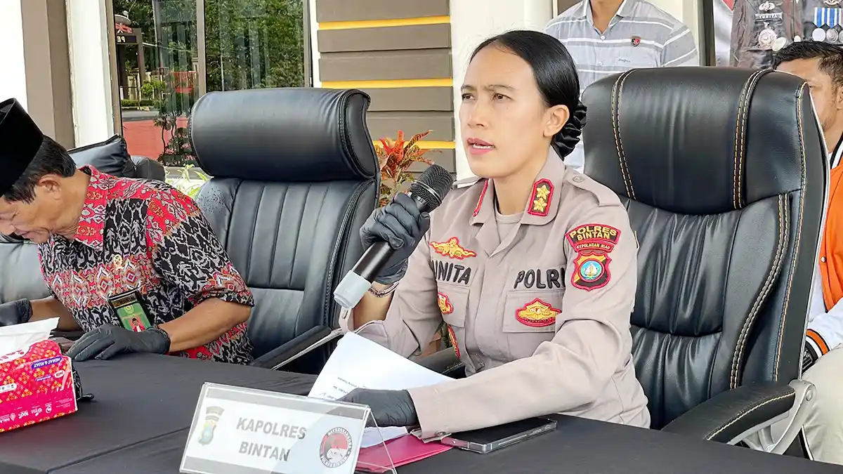 Kapolres Bintan, AKBP Yunita Stevani, mengungkap tersangka Narkotika Jenis Sabu seberat 488,86 Gram di Wisma Nusantara, Kijang Kota, Kabupaten Bintan