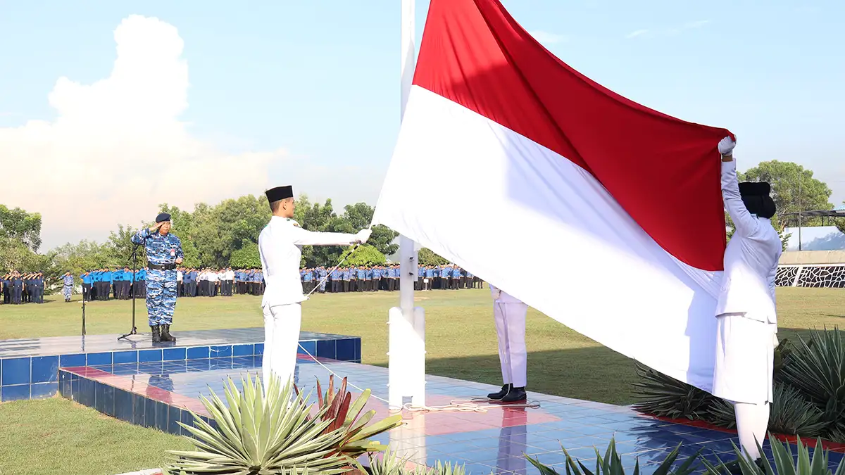 Danlanud Hang Nadim Batam, Letkol Pnb Hendro Sukamdani, bertindak selaku Inspektur Upacara 17an Tingkat Kota Batam