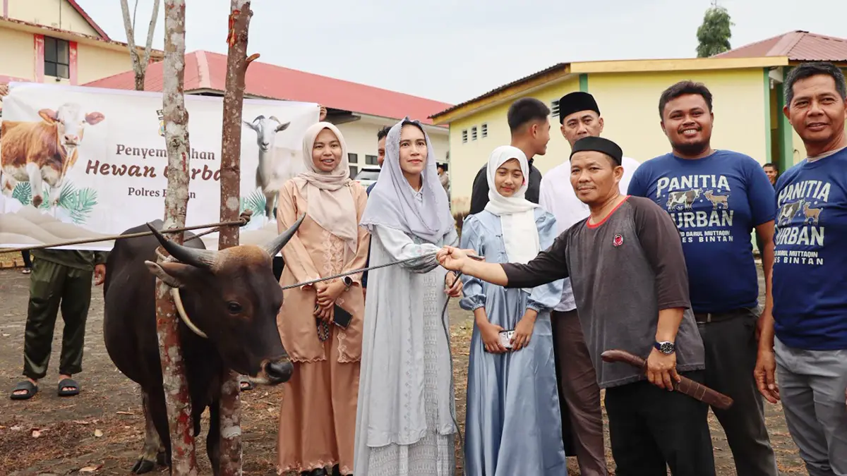 Hari Raya Idul Adha 2025, Polres Bintan Sembelih 5 Ekor Sapi dan 5 Ekor Kambing