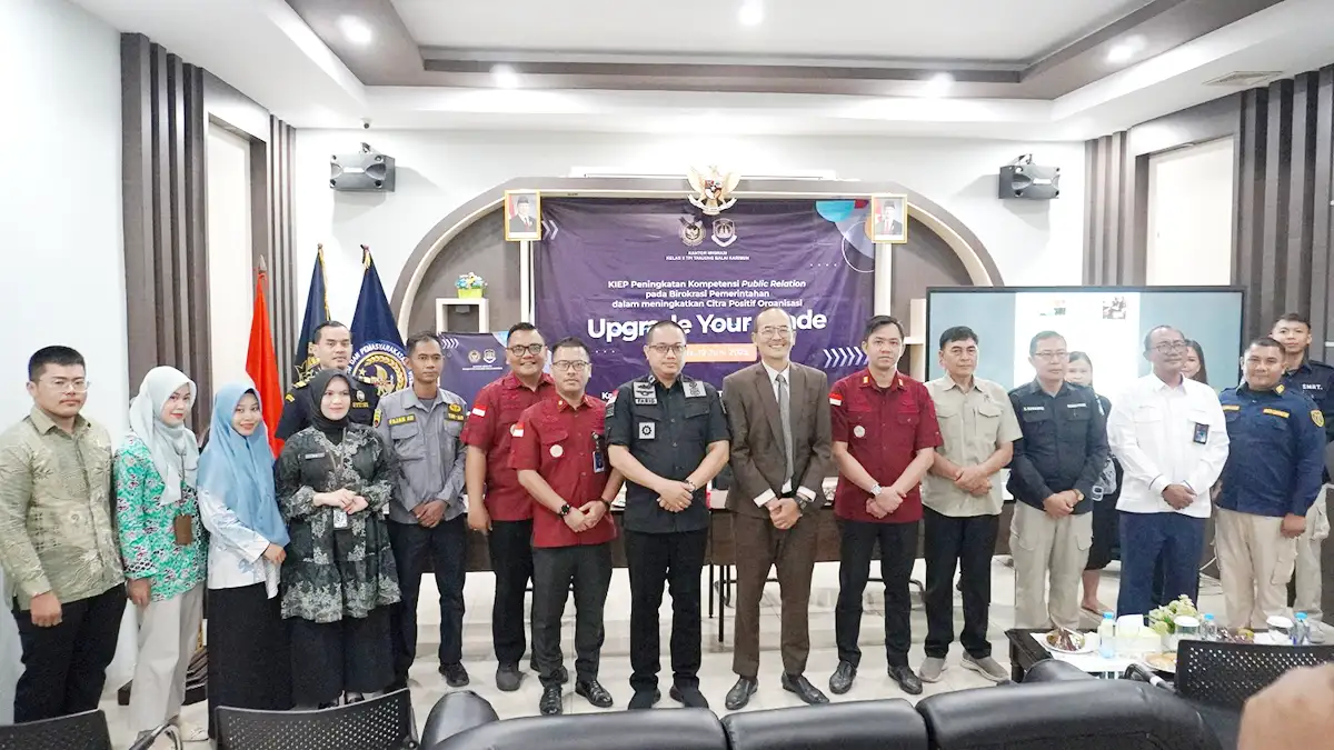 Kepala Kantor Imigrasi Tanjung Balai Karimun, Dwi Avandho Farid, saat menghadiri kegiatan Komunikasi, Informasi, Edukasi, dan Partisipasi (KIEP)