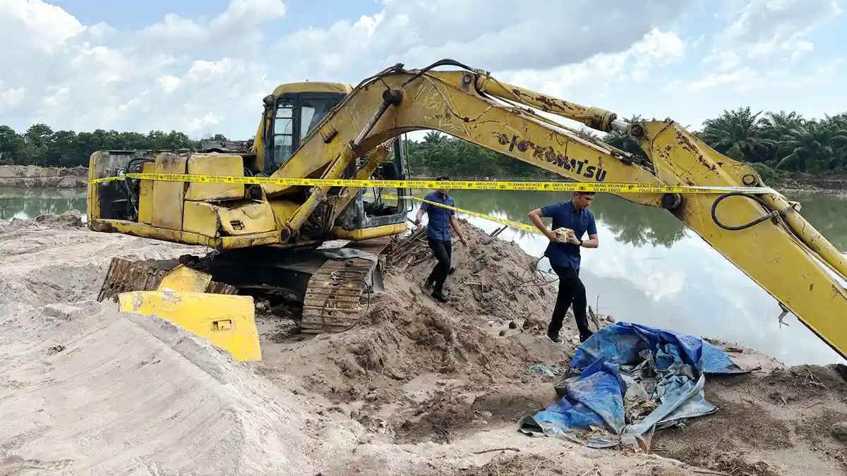 Polres Bintan Police Line Lokasi Tambang Pasir Ilegal