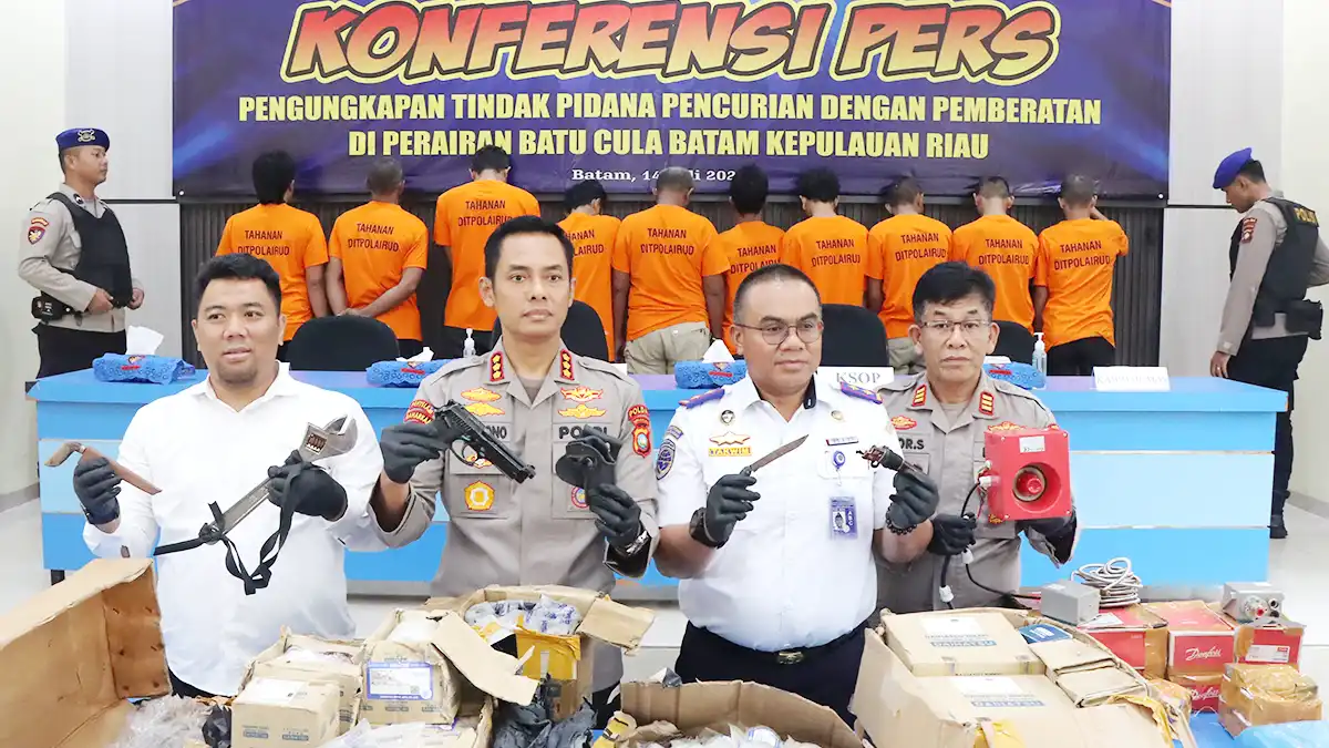 BREAKING NEWS: Polda Kepri Bongkar Sindikat Pencurian di Kapal Asing, 10 Pelaku Ditangkap