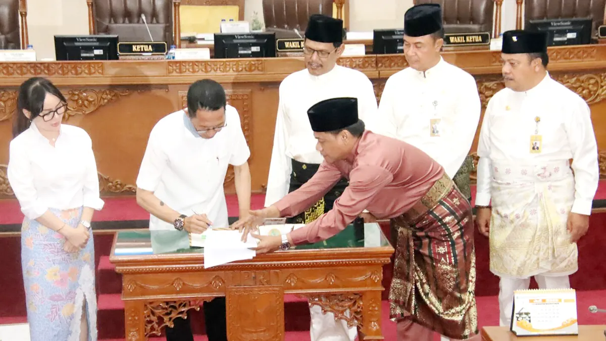 Ranperda Perubahan APBD 2025 Disahkan, DPRD dan Pemko Batam Sepakati Belanja Rp4,41 Triliun