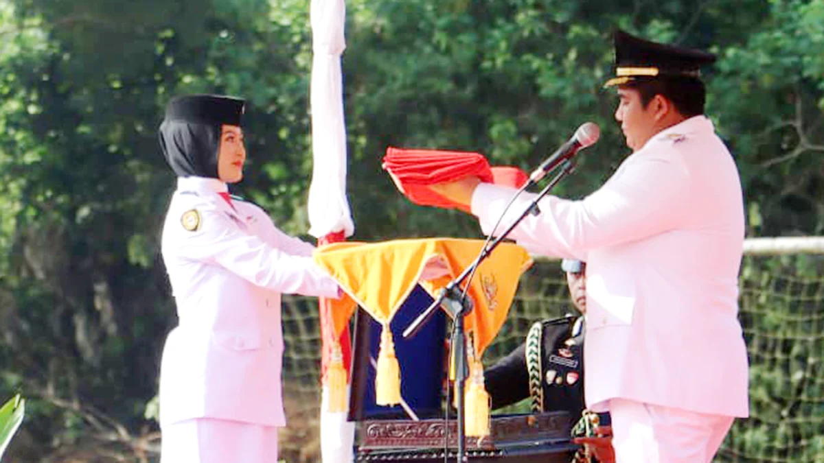 Bupati Roby Pimpin Upacara HUT ke-80 RI di Bintan, Masyarakat Padati Lapangan Bukit Kerang